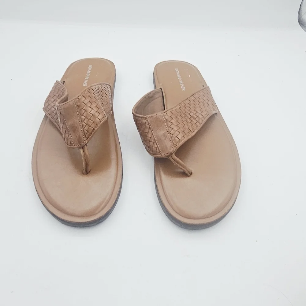 Donald J Pliner Palmer Calf Leather Flip-Flops Saddle/Cognac Size 12M NWOT